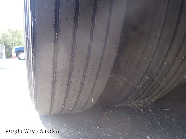 image for item DN2117 2007 Thomas  coach bus