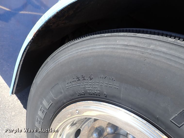 image for item DN2117 2007 Thomas  coach bus