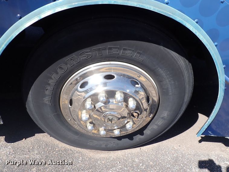 image for item DN2117 2007 Thomas  coach bus