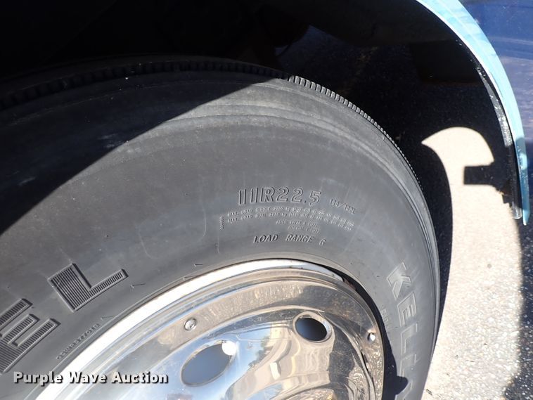 image for item DN2117 2007 Thomas  coach bus