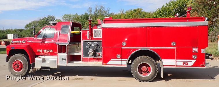 image for item DN2129 1990 Ford F800  pumper fire truck