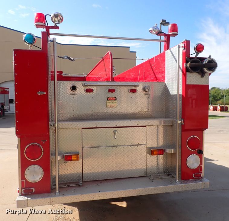 image for item DN2129 1990 Ford F800  pumper fire truck