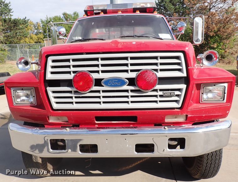 image for item DN2129 1990 Ford F800  pumper fire truck