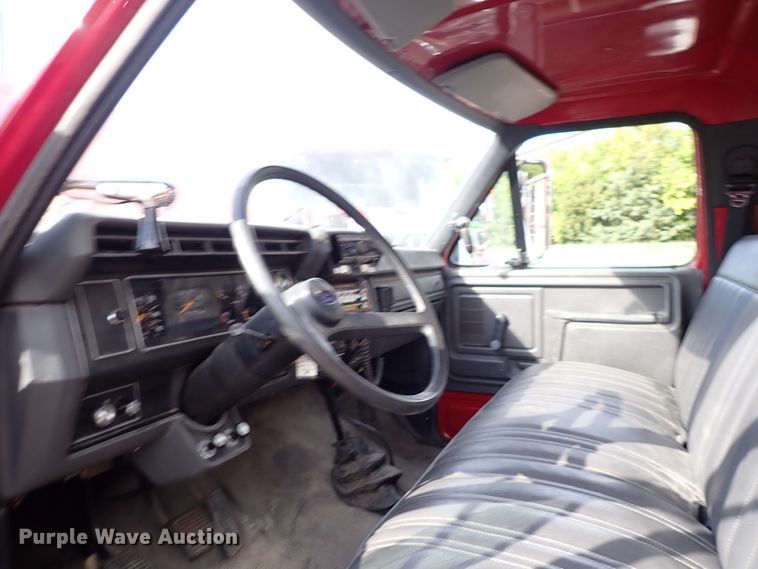 image for item DN2129 1990 Ford F800  pumper fire truck