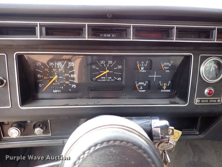 image for item DN2129 1990 Ford F800  pumper fire truck