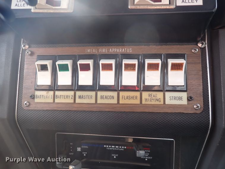 image for item DN2129 1990 Ford F800  pumper fire truck