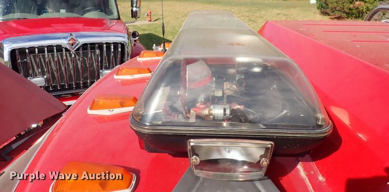 image for item DN2129 1990 Ford F800  pumper fire truck