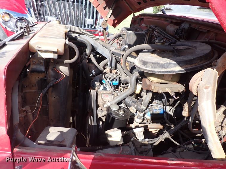 image for item DN2129 1990 Ford F800  pumper fire truck