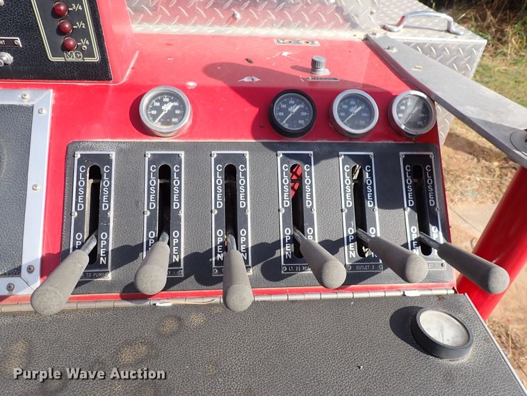 image for item DN2129 1990 Ford F800  pumper fire truck