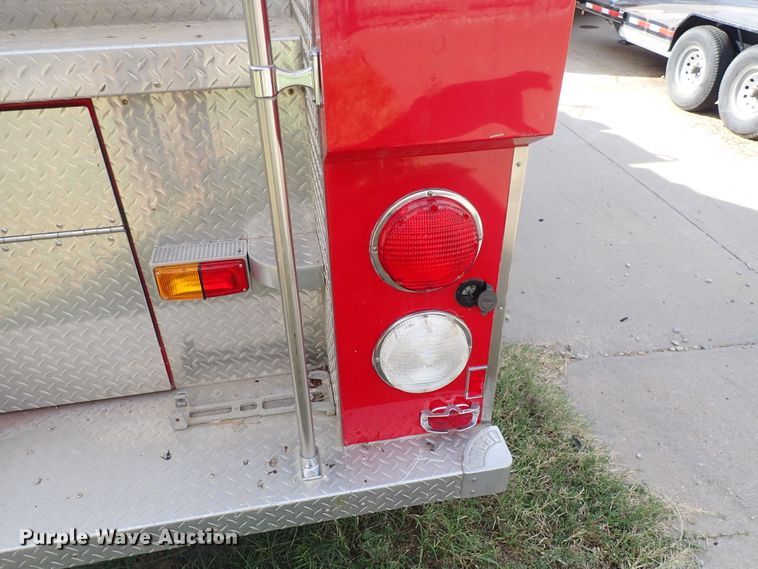 image for item DN2129 1990 Ford F800  pumper fire truck