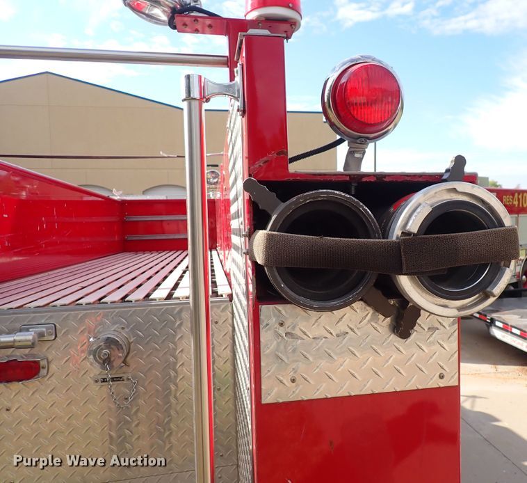 image for item DN2129 1990 Ford F800  pumper fire truck