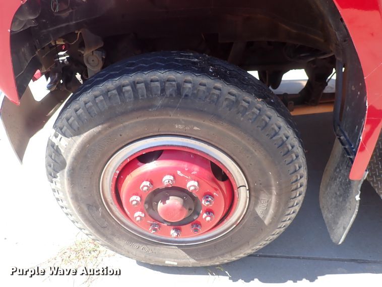 image for item DN2129 1990 Ford F800  pumper fire truck