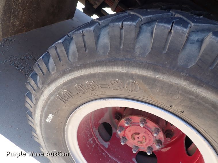 image for item DN2129 1990 Ford F800  pumper fire truck