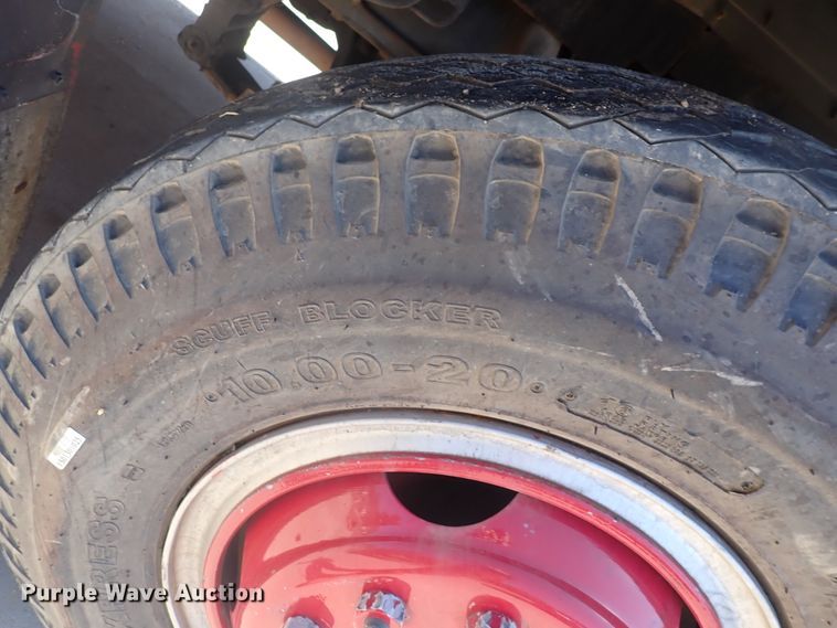 image for item DN2129 1990 Ford F800  pumper fire truck