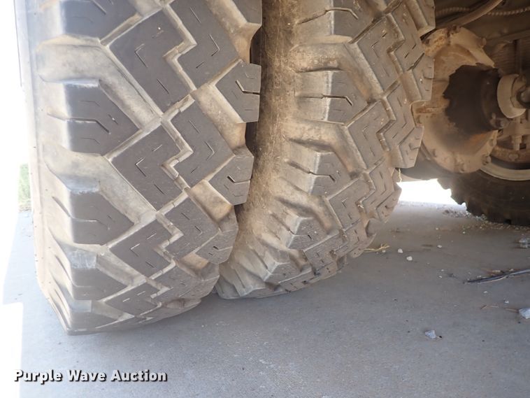 image for item DN2129 1990 Ford F800  pumper fire truck