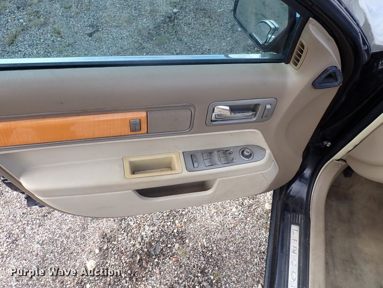 image for item DN2148 2006 Lincoln Zephyr