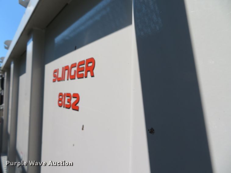 image for item DN5986 Kuhn 8132  manure spreader bed