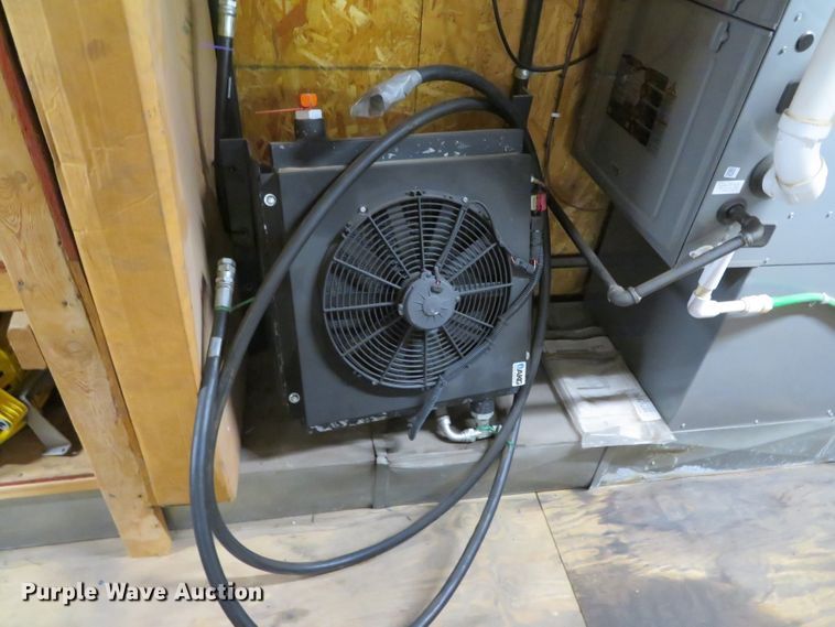 image for item DN5986 Kuhn 8132  manure spreader bed