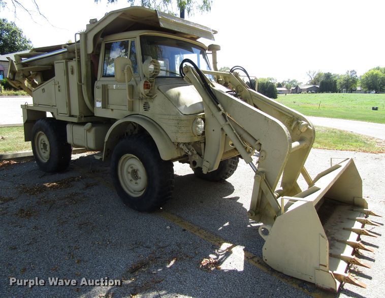 image for item EV9307 2005 Freightliner Unimog  wheeled emplacement excavator
