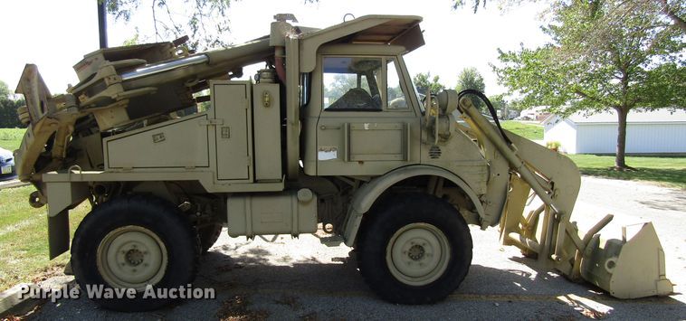 image for item EV9307 2005 Freightliner Unimog  wheeled emplacement excavator