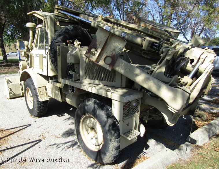 image for item EV9307 2005 Freightliner Unimog  wheeled emplacement excavator