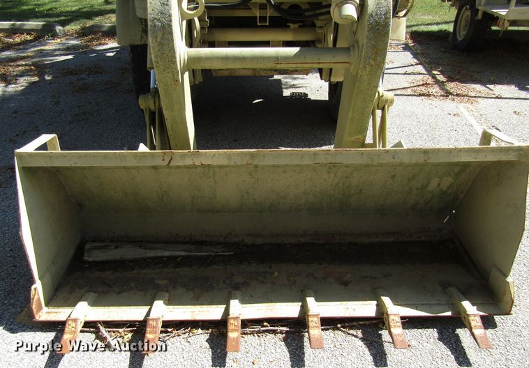 image for item EV9307 2005 Freightliner Unimog  wheeled emplacement excavator