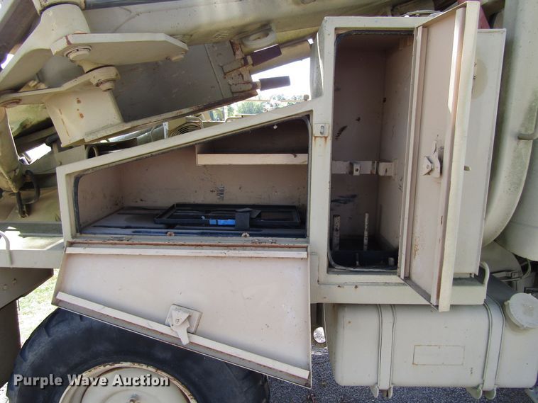 image for item EV9307 2005 Freightliner Unimog  wheeled emplacement excavator