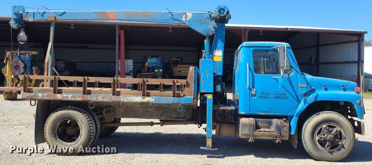 image for item IC9990 1985 International 1654  crane truck