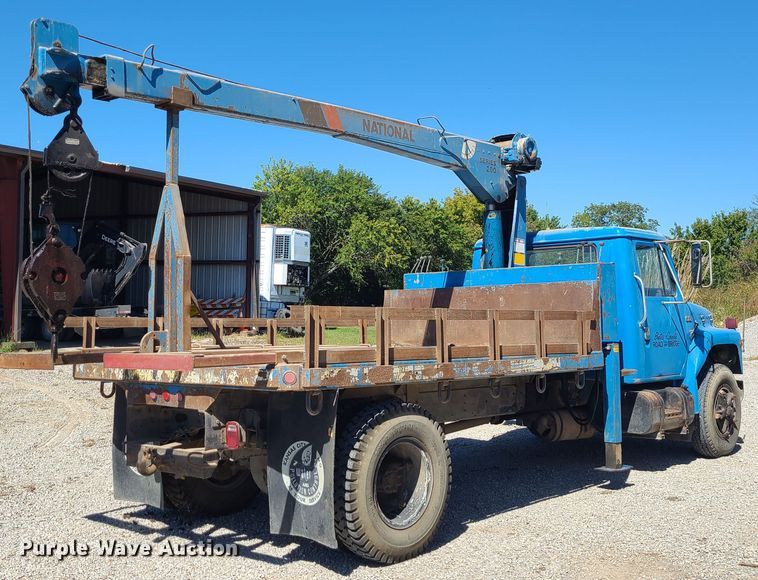 image for item IC9990 1985 International 1654  crane truck