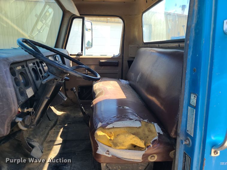 image for item IC9990 1985 International 1654  crane truck