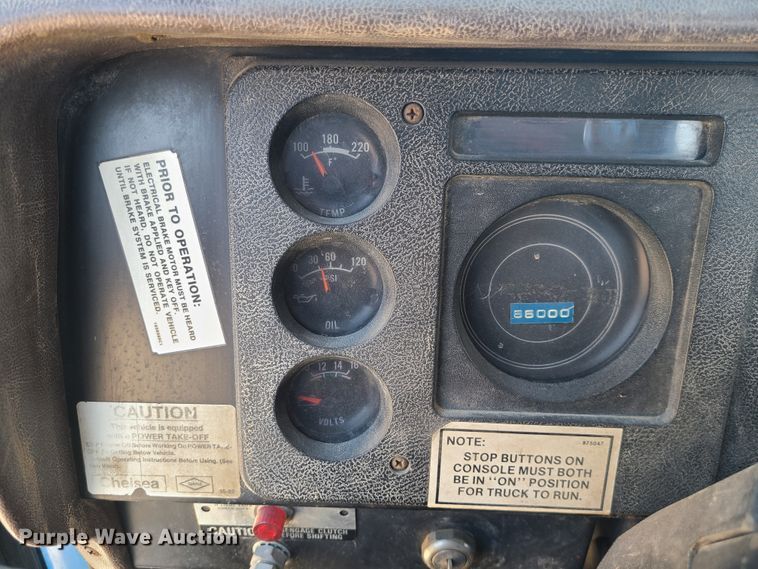 image for item IC9990 1985 International 1654  crane truck