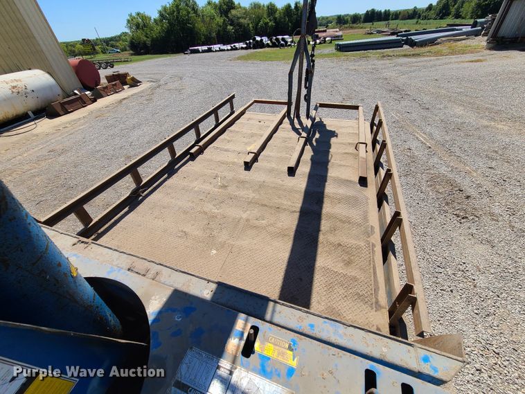 image for item IC9990 1985 International 1654  crane truck