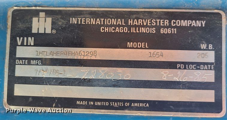 image for item IC9990 1985 International 1654  crane truck