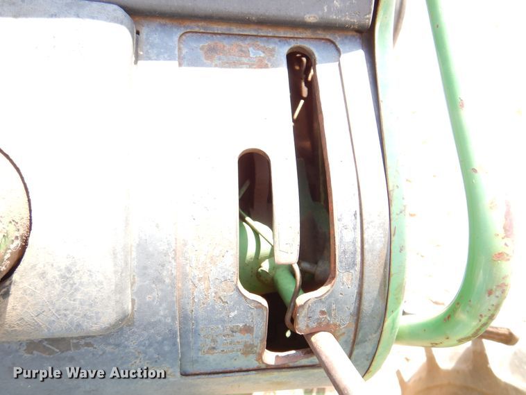 image for item IJ9475 John Deere 4020  tractor