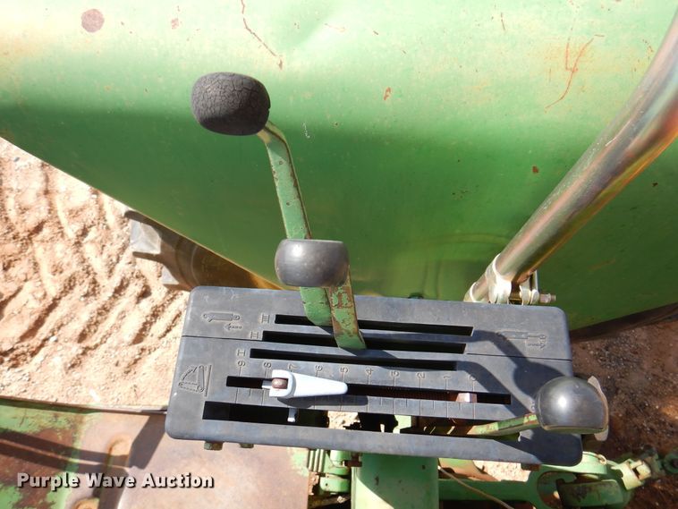image for item IJ9475 John Deere 4020  tractor