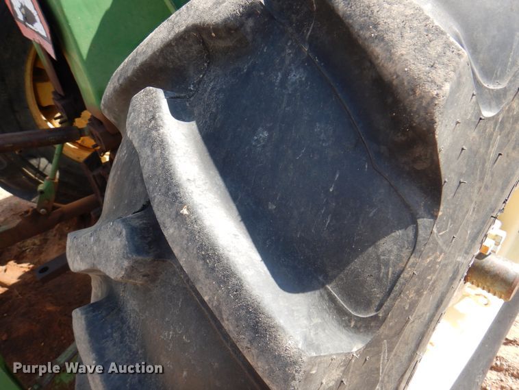 image for item IJ9475 John Deere 4020  tractor