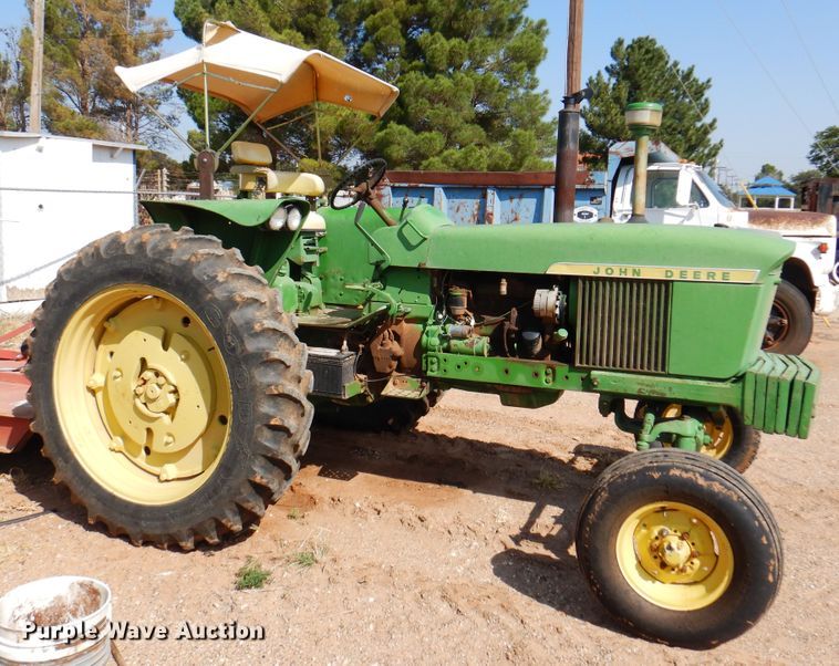 image for item IJ9476 John Deere 2510  tractor