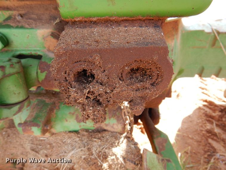 image for item IJ9476 John Deere 2510  tractor