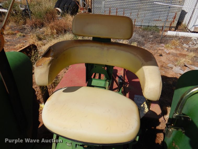 image for item IJ9476 John Deere 2510  tractor