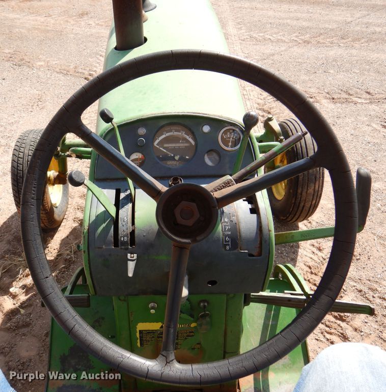 image for item IJ9476 John Deere 2510  tractor