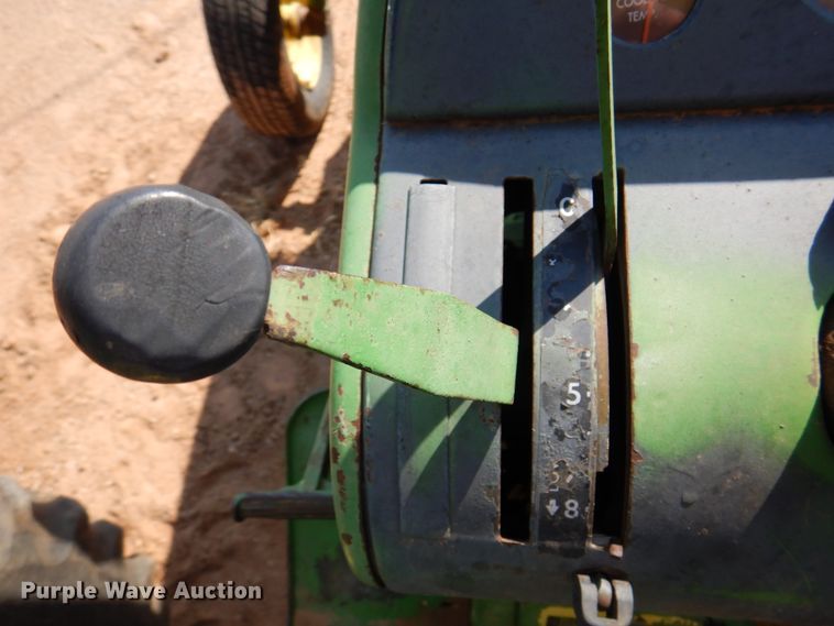 image for item IJ9476 John Deere 2510  tractor