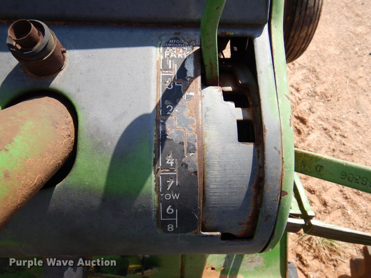 image for item IJ9476 John Deere 2510  tractor