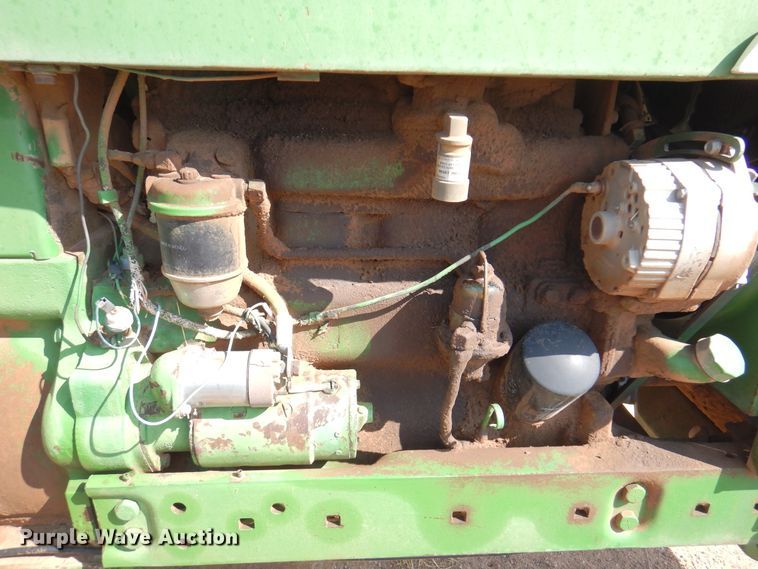 image for item IJ9476 John Deere 2510  tractor