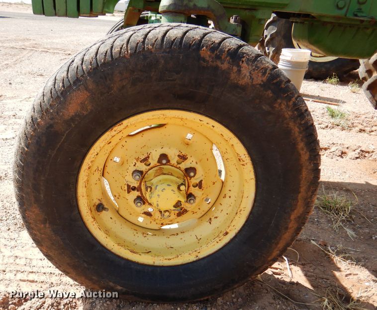 image for item IJ9476 John Deere 2510  tractor