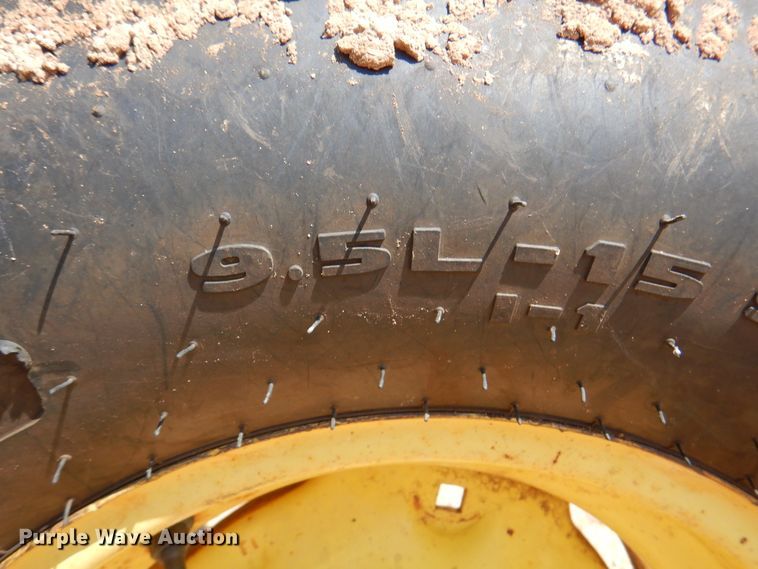 image for item IJ9476 John Deere 2510  tractor