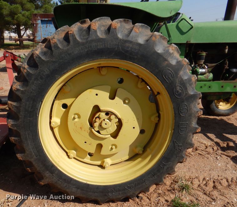 image for item IJ9476 John Deere 2510  tractor