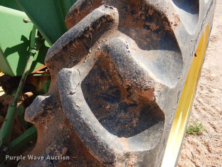 image for item IJ9476 John Deere 2510  tractor