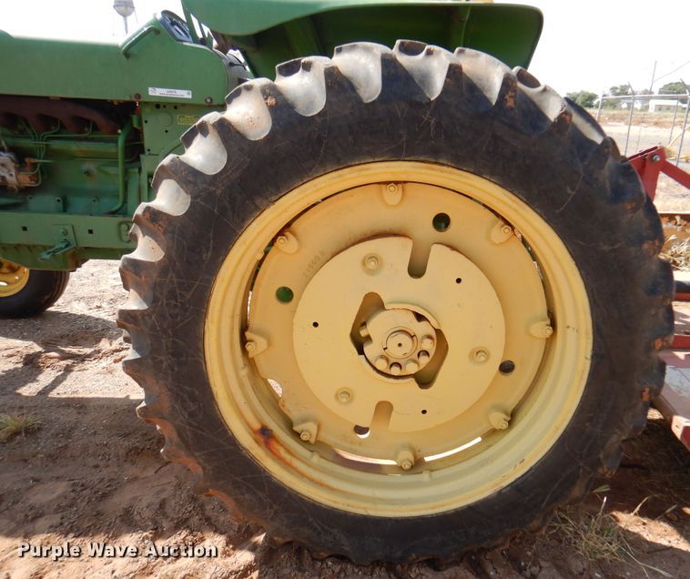 image for item IJ9476 John Deere 2510  tractor