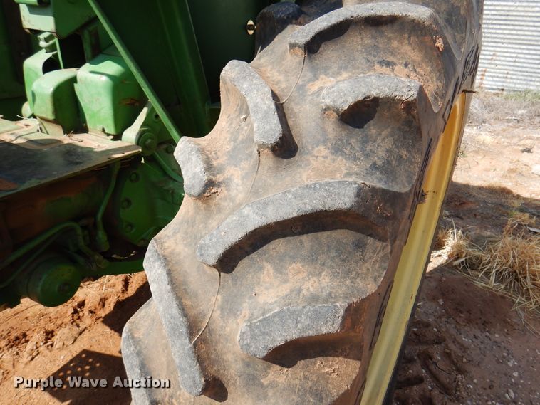 image for item IJ9476 John Deere 2510  tractor