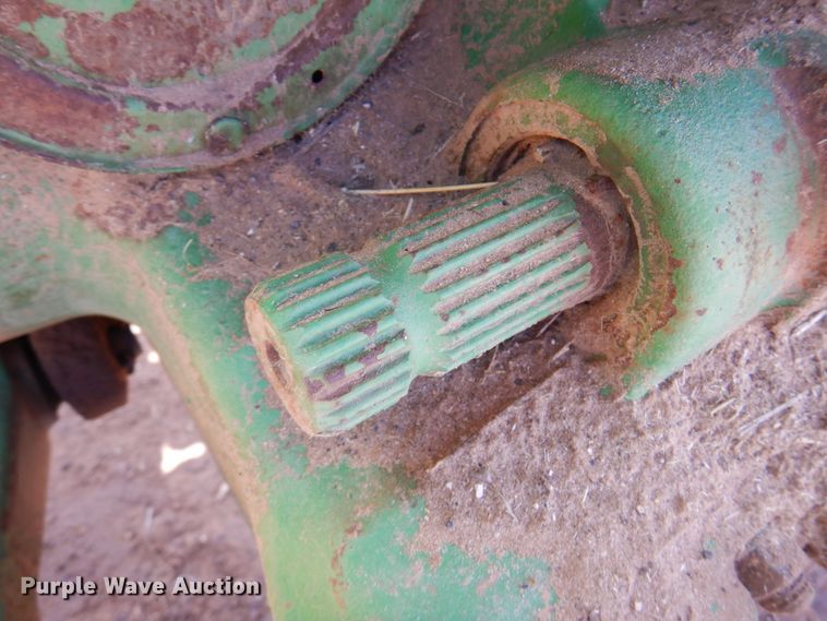 image for item IJ9476 John Deere 2510  tractor